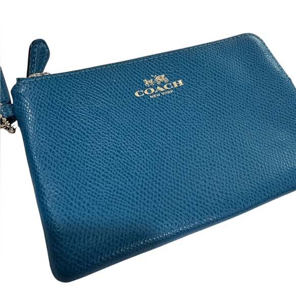 Coach Teal Wristlet NWOT - Picture 2 of 5